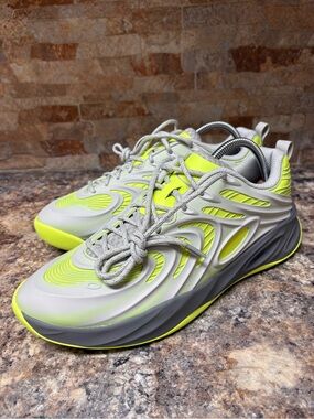 Oakley Strike Grey / Neon Size 10